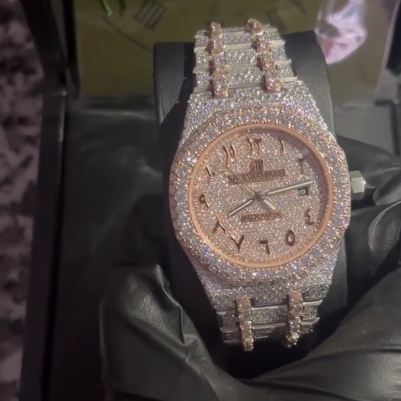 Luxury mossinite Studded Watch - Picture 3 of 3